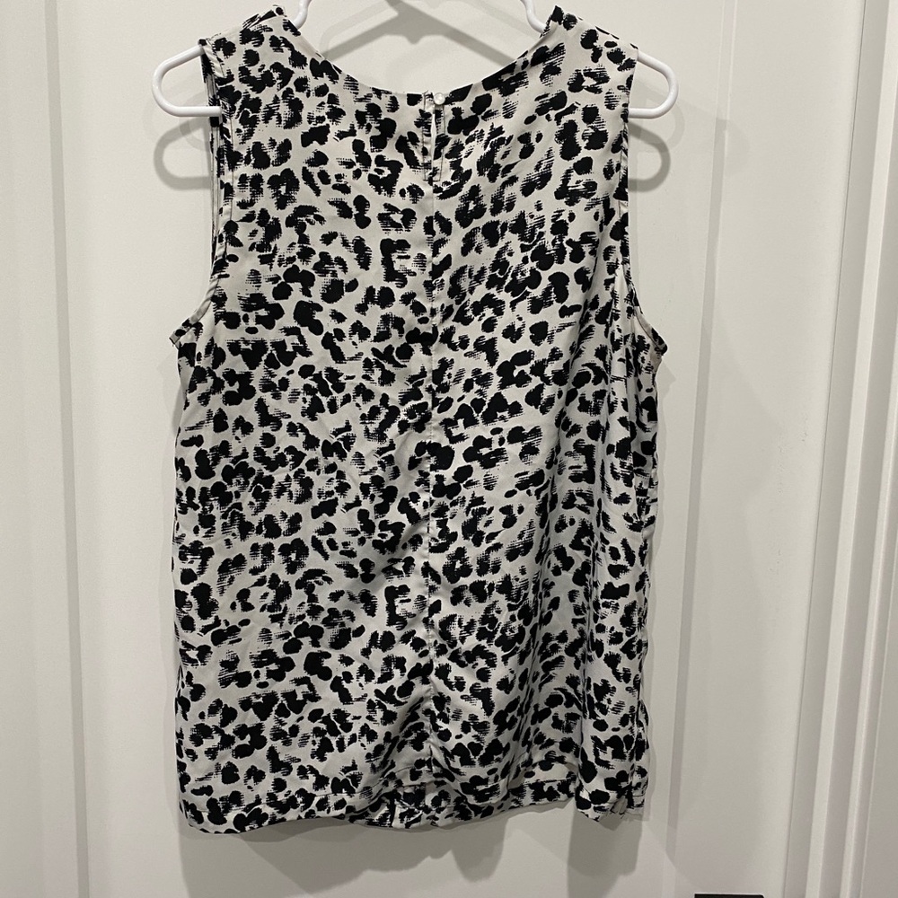 Patterned Blouse - Picture 6 of 9